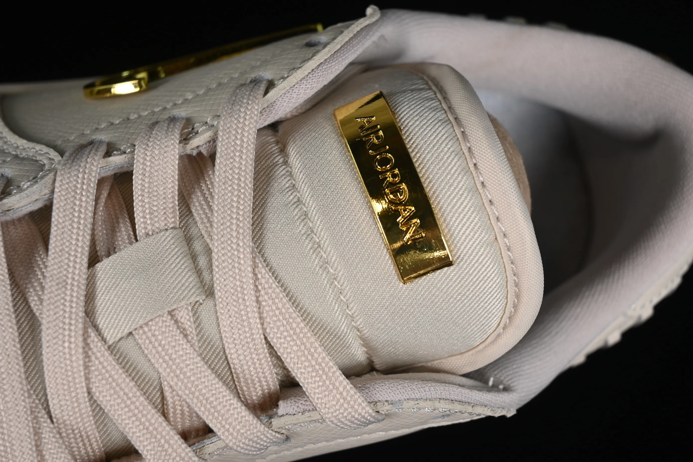 All categories Air Jordan Jordan series basketball shoes Air Jordan 1 Low Air Jordan 1 Low "Method of Make" AJ1 Joe 1 white gold low-top cultural and leisure sports shoes FN5032-200